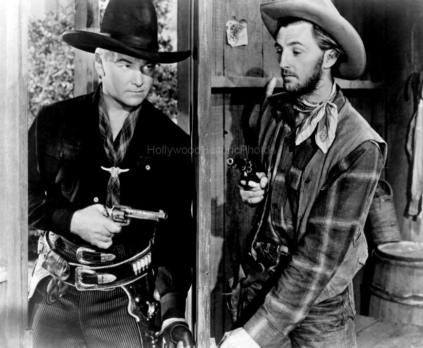 Robert Mitchum 1943 With William Boyd wm.jpg